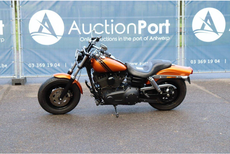 Harley-Davidson Dyna Fat Bob - Motocicletta: foto 1 Harley-Davidson Dyna Fat Bob - Motocicletta: foto 1