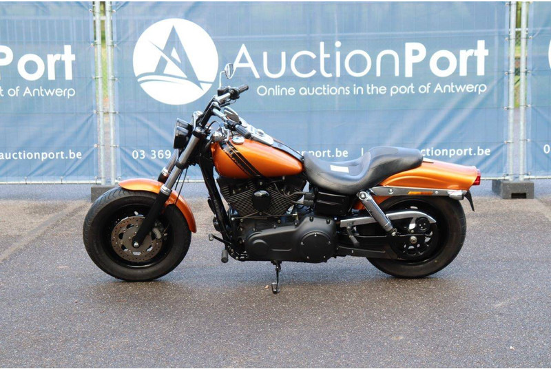 Harley-Davidson Dyna Fat Bob - Motocicletta: foto 2 Harley-Davidson Dyna Fat Bob - Motocicletta: foto 2