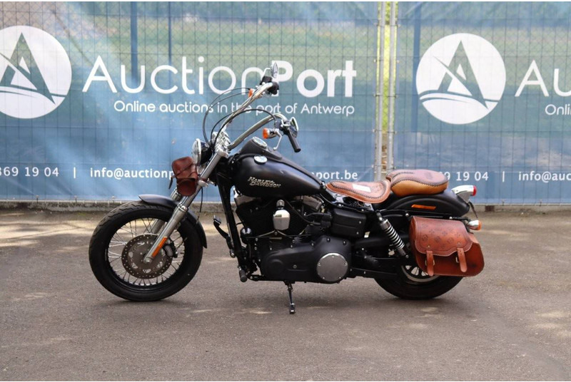 Harley-Davidson Dyna Street Bob - Motocicletta: foto 1 Harley-Davidson Dyna Street Bob - Motocicletta: foto 1