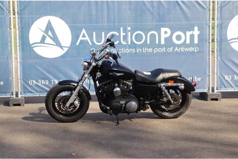 Harley-Davidson SPORTSTER XL1200 CUSTOM - Motocicletta: foto 1 Harley-Davidson SPORTSTER XL1200 CUSTOM - Motocicletta: foto 1