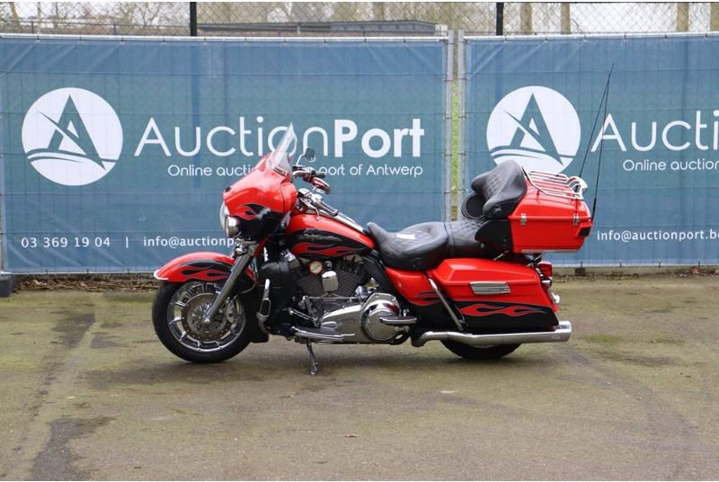 Harley-Davidson Ultra Glide CVO - Motocicletta: foto 1 Harley-Davidson Ultra Glide CVO - Motocicletta: foto 1