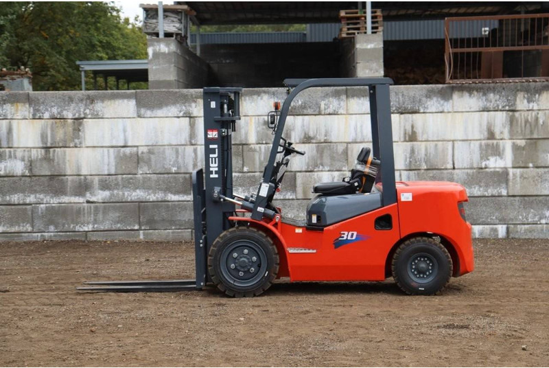 Heli CPCD30 - Carrello elevatore diesel: foto 2 Heli CPCD30 - Carrello elevatore diesel: foto 2