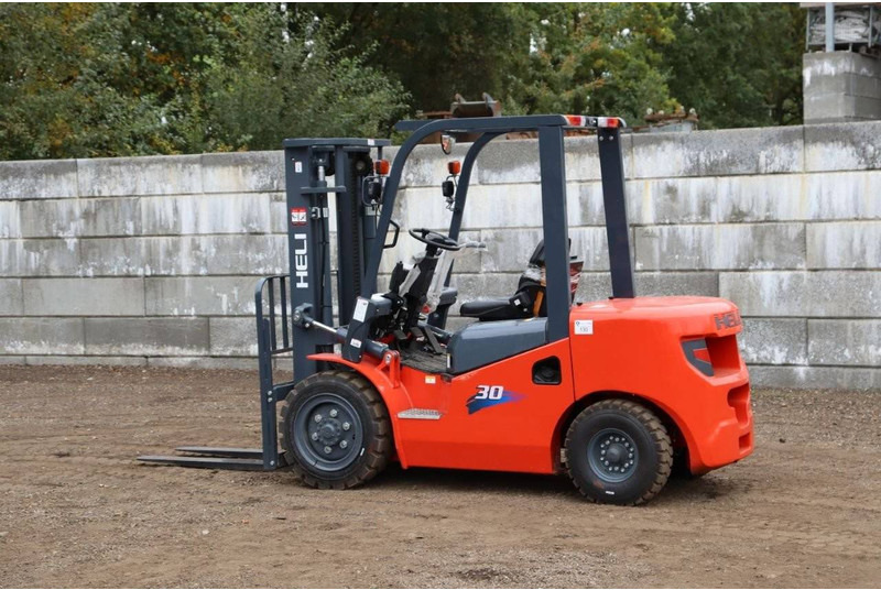 Heli CPCD30 - Carrello elevatore diesel: foto 3 Heli CPCD30 - Carrello elevatore diesel: foto 3