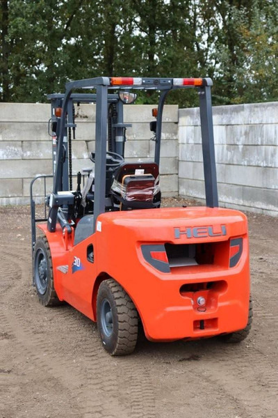 Heli CPCD30 - Carrello elevatore diesel: foto 4 Heli CPCD30 - Carrello elevatore diesel: foto 4