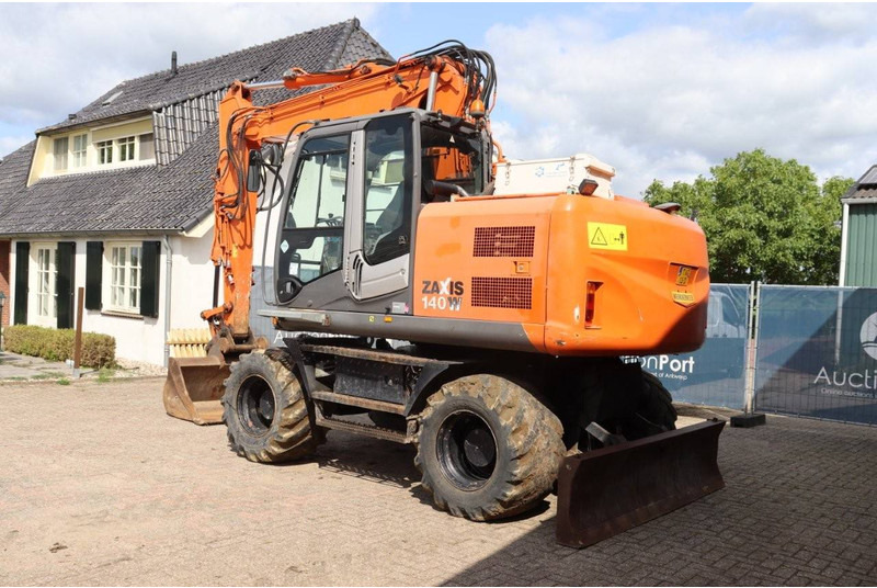 Hitachi ZX140W-3 - Escavatore gommato: foto 4 Hitachi ZX140W-3 - Escavatore gommato: foto 4