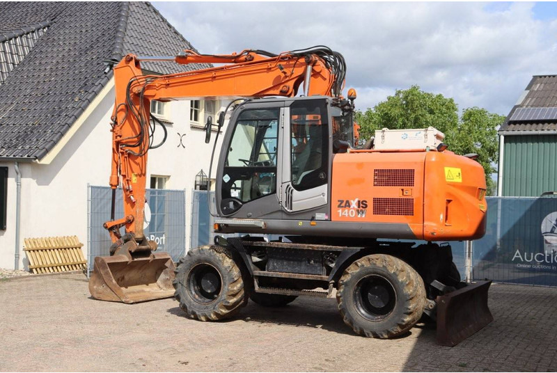 Hitachi ZX140W-3 - Escavatore gommato: foto 3 Hitachi ZX140W-3 - Escavatore gommato: foto 3