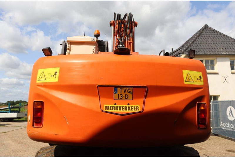 Hitachi ZX140W-3 - Escavatore gommato: foto 5 Hitachi ZX140W-3 - Escavatore gommato: foto 5