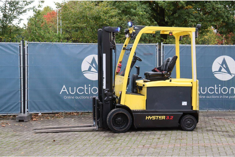 Hyster E3.2XN - Carrello elevatore elettrico: foto 1 Hyster E3.2XN - Carrello elevatore elettrico: foto 1
