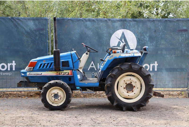 Iseki TU180F - Trattore: foto 2 Iseki TU180F - Trattore: foto 2