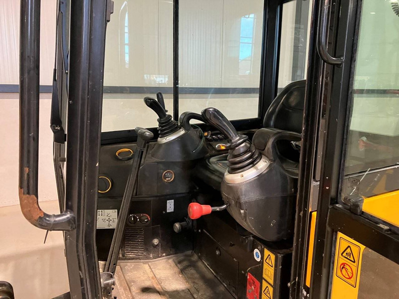 Miniescavatore JCB 16C-1 T3: foto 11 Miniescavatore JCB 16C-1 T3: foto 11