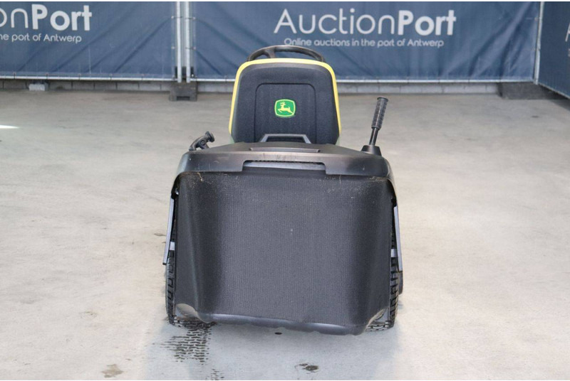 John Deere X166R - Tagliaerba: foto 4 John Deere X166R - Tagliaerba: foto 4