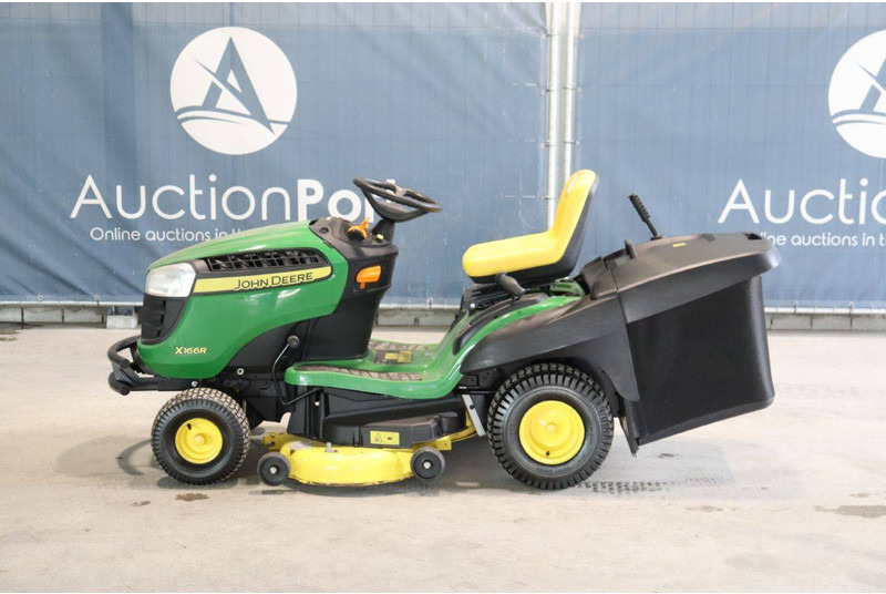 John Deere X166R - Tagliaerba: foto 2 John Deere X166R - Tagliaerba: foto 2