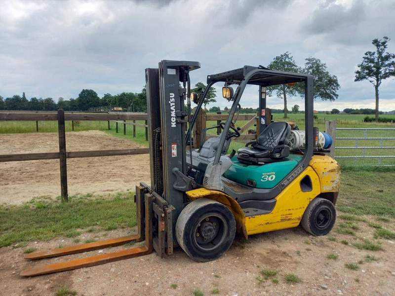 Komatsu FG30T-16R - Carrello elevatore a gas: foto 1 Komatsu FG30T-16R - Carrello elevatore a gas: foto 1