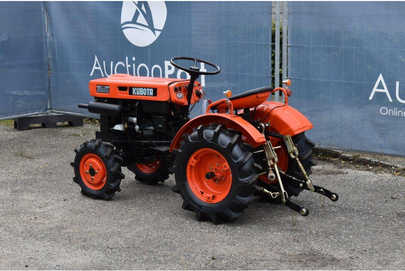 Kubota B5000 - Trattore: foto 3 Kubota B5000 - Trattore: foto 3