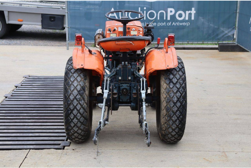 Kubota B7000 - Trattore: foto 5 Kubota B7000 - Trattore: foto 5