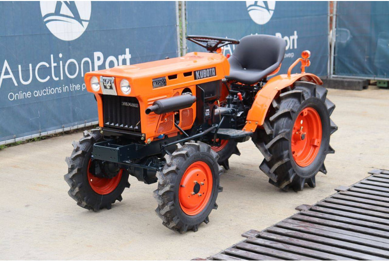 Trattore Kubota B7001DT: foto 9
