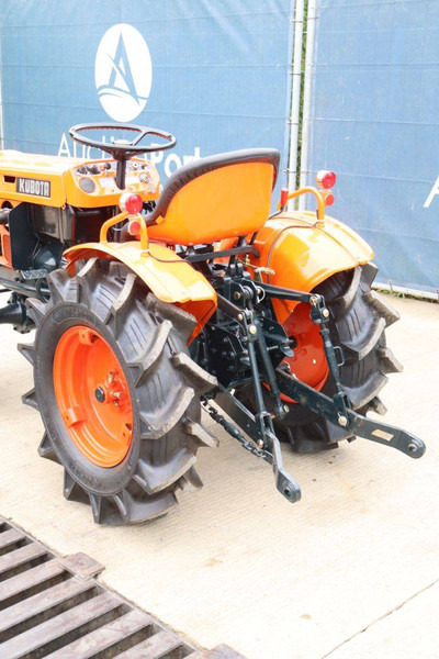 Trattore Kubota B7001DT: foto 17
