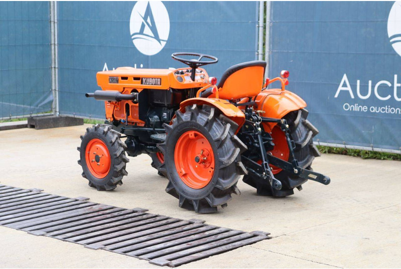 Kubota B7001DT - Trattore: foto 4 Kubota B7001DT - Trattore: foto 4