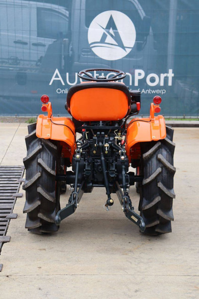 Kubota B7001DT - Trattore: foto 5 Kubota B7001DT - Trattore: foto 5