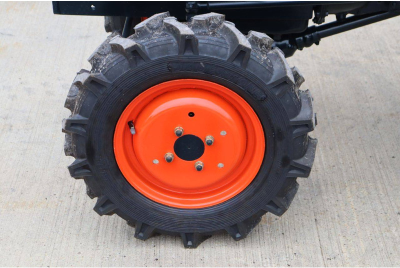 Trattore Kubota B7001DT: foto 15
