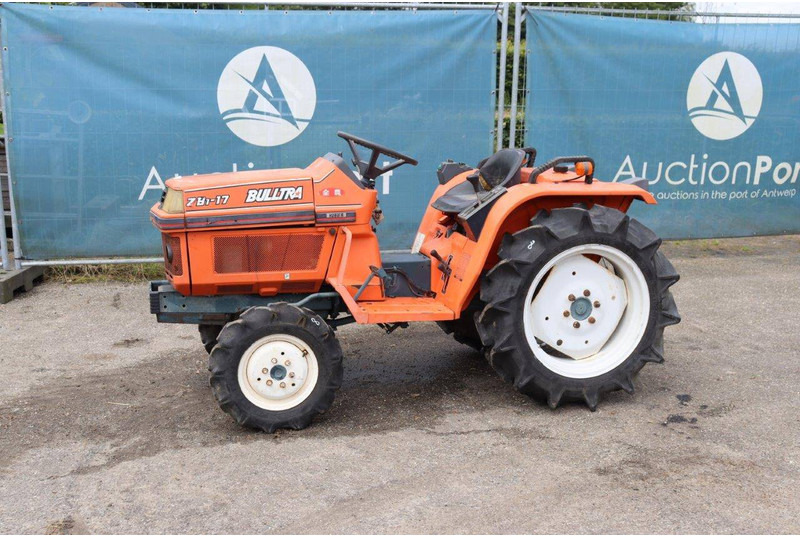 Kubota Bulltra ZB1-17 - Trattore: foto 1 Kubota Bulltra ZB1-17 - Trattore: foto 1