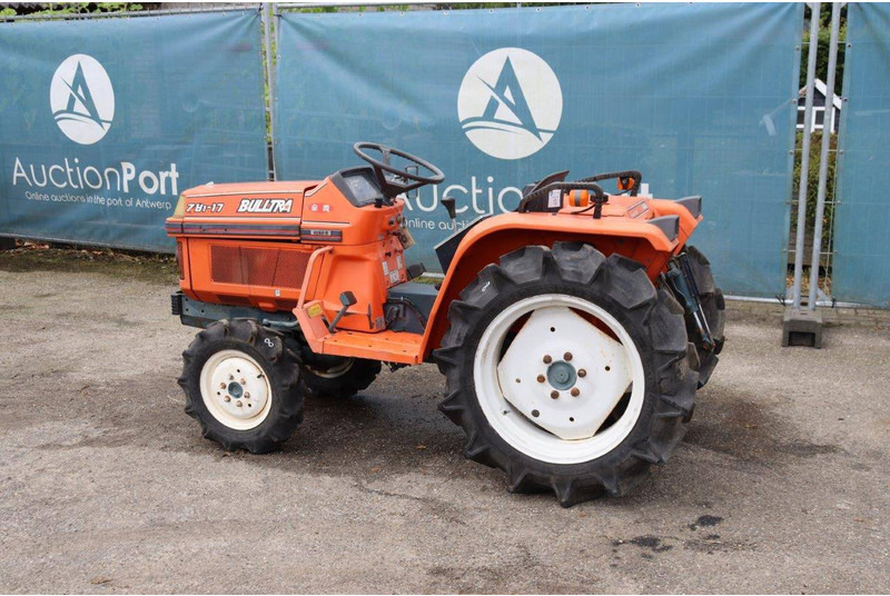 Kubota Bulltra ZB1-17 - Trattore: foto 3 Kubota Bulltra ZB1-17 - Trattore: foto 3