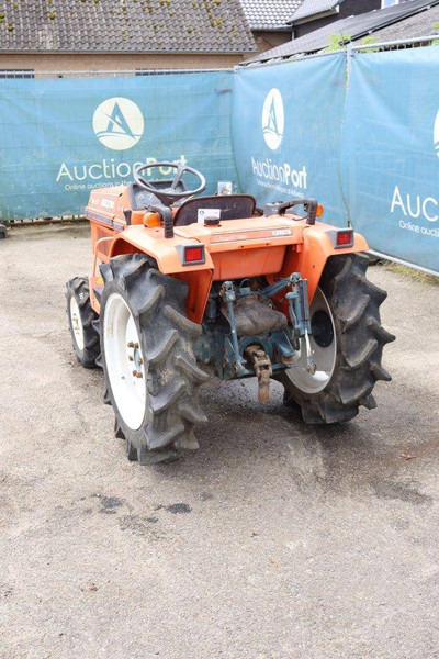 Kubota Bulltra ZB1-17 - Trattore: foto 4 Kubota Bulltra ZB1-17 - Trattore: foto 4