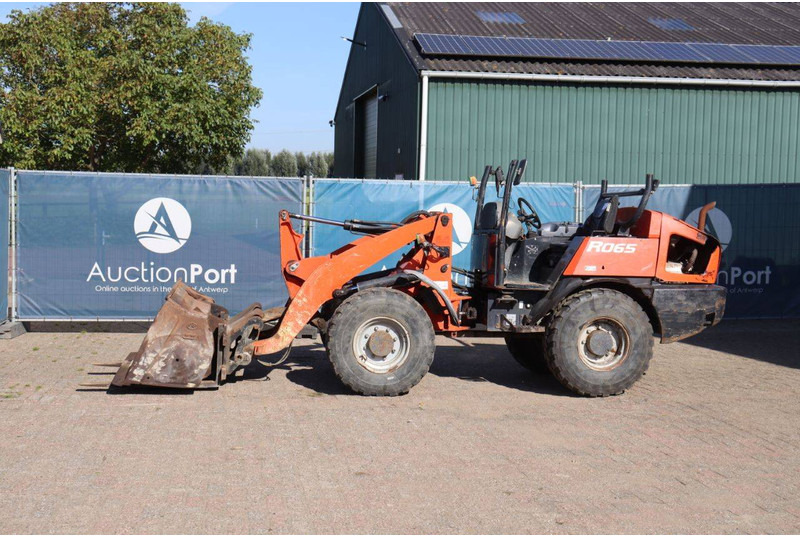 Kubota R065 - Pala gommata: foto 1 Kubota R065 - Pala gommata: foto 1