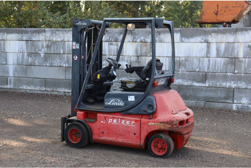 Linde E20P-02 - Carrello elevatore elettrico: foto 3 Linde E20P-02 - Carrello elevatore elettrico: foto 3