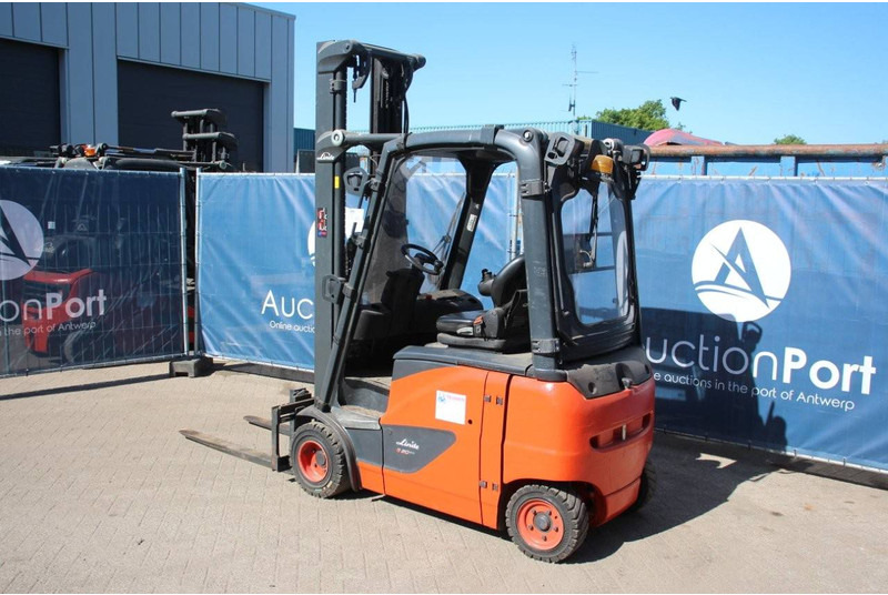 Linde E20PH-02 - Carrello elevatore elettrico: foto 3 Linde E20PH-02 - Carrello elevatore elettrico: foto 3