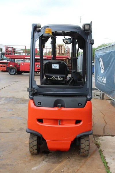 Linde E20PH-02 - Carrello elevatore elettrico: foto 4 Linde E20PH-02 - Carrello elevatore elettrico: foto 4