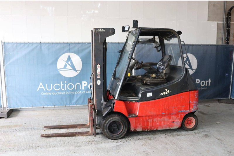 Linde E30/02/600 - Carrello elevatore elettrico: foto 1 Linde E30/02/600 - Carrello elevatore elettrico: foto 1