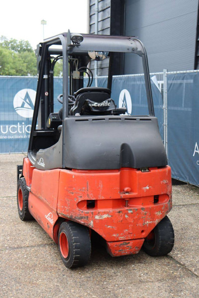 Linde E30/03/600 - Carrello elevatore elettrico: foto 4 Linde E30/03/600 - Carrello elevatore elettrico: foto 4