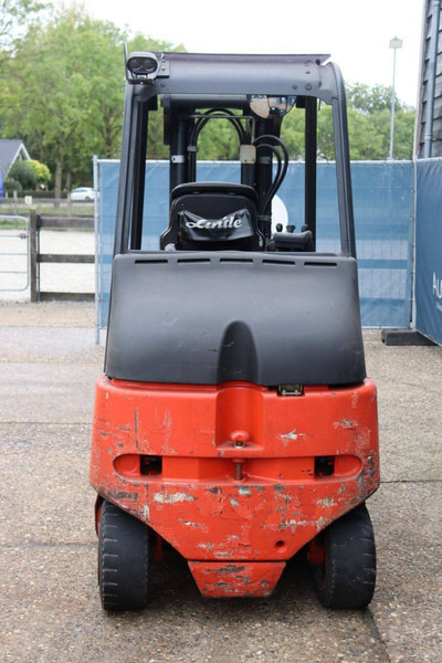 Linde E30/03/600 - Carrello elevatore elettrico: foto 5 Linde E30/03/600 - Carrello elevatore elettrico: foto 5
