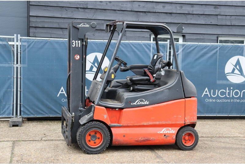 Linde E30/03/600 - Carrello elevatore elettrico: foto 1 Linde E30/03/600 - Carrello elevatore elettrico: foto 1