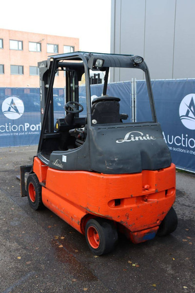 Linde E30/03/600 - Carrello elevatore elettrico: foto 4 Linde E30/03/600 - Carrello elevatore elettrico: foto 4
