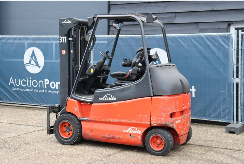 Linde E30/03/600 - Carrello elevatore elettrico: foto 3 Linde E30/03/600 - Carrello elevatore elettrico: foto 3