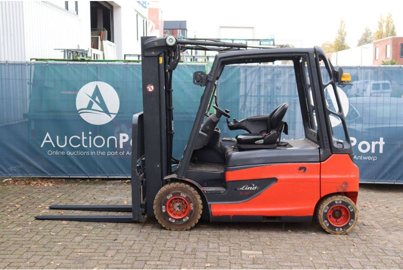 Linde E30 - Carrello elevatore elettrico: foto 2 Linde E30 - Carrello elevatore elettrico: foto 2