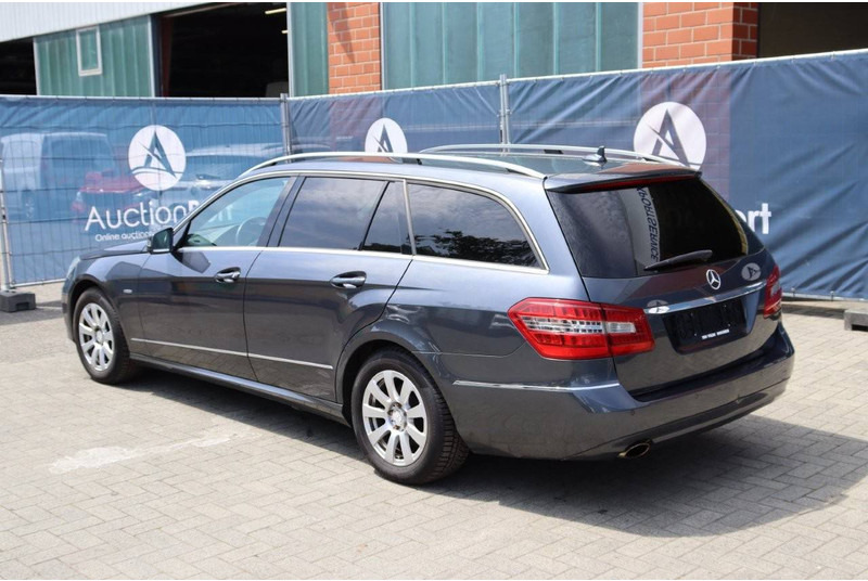 Mercedes-Benz E-Klasse 200 GCI - Autovettura: foto 4 Mercedes-Benz E-Klasse 200 GCI - Autovettura: foto 4