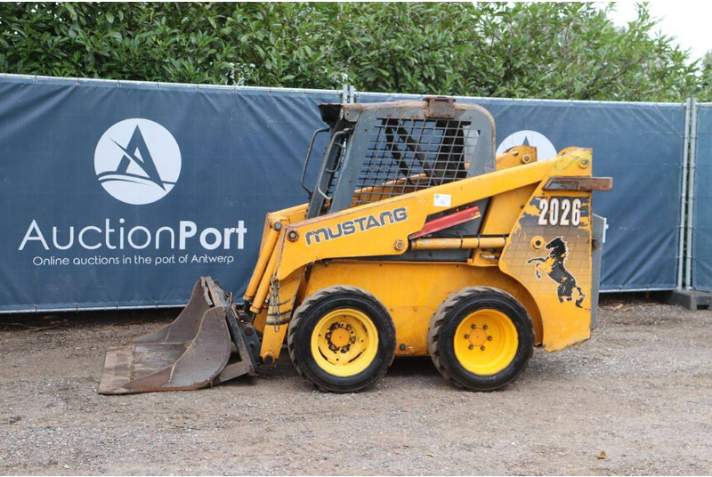 Mustang 2026 - Pala gommata: foto 1 Mustang 2026 - Pala gommata: foto 1