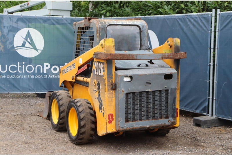 Mustang 2026 - Pala gommata: foto 4 Mustang 2026 - Pala gommata: foto 4