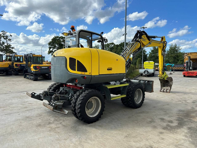 Neuson EW100 - Escavatore gommato: foto 4 Neuson EW100 - Escavatore gommato: foto 4
