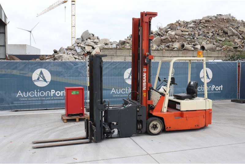 Nissan - Carrello elevatore elettrico: foto 1 Nissan - Carrello elevatore elettrico: foto 1