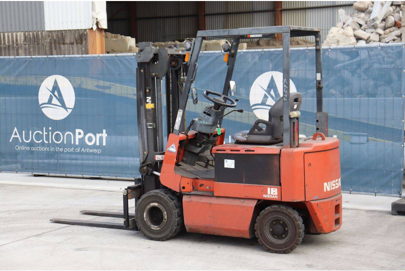 Nissan XP01 - Carrello elevatore elettrico: foto 3 Nissan XP01 - Carrello elevatore elettrico: foto 3