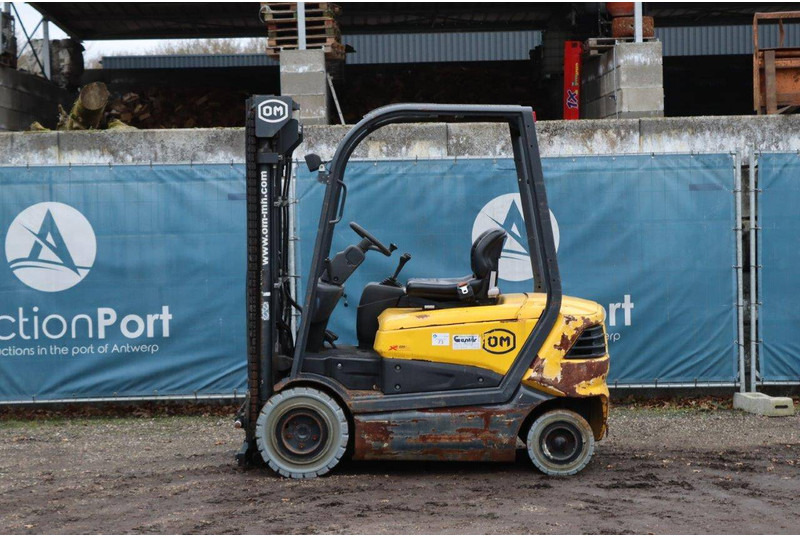 OM Carrelli XE 25 - Carrello elevatore elettrico: foto 2 OM Carrelli XE 25 - Carrello elevatore elettrico: foto 2