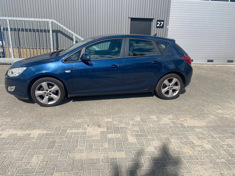 Opel Astra 1.6 - Berlina: foto 2 Opel Astra 1.6 - Berlina: foto 2