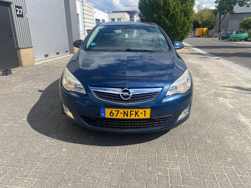 Opel Astra 1.6 - Berlina: foto 4 Opel Astra 1.6 - Berlina: foto 4