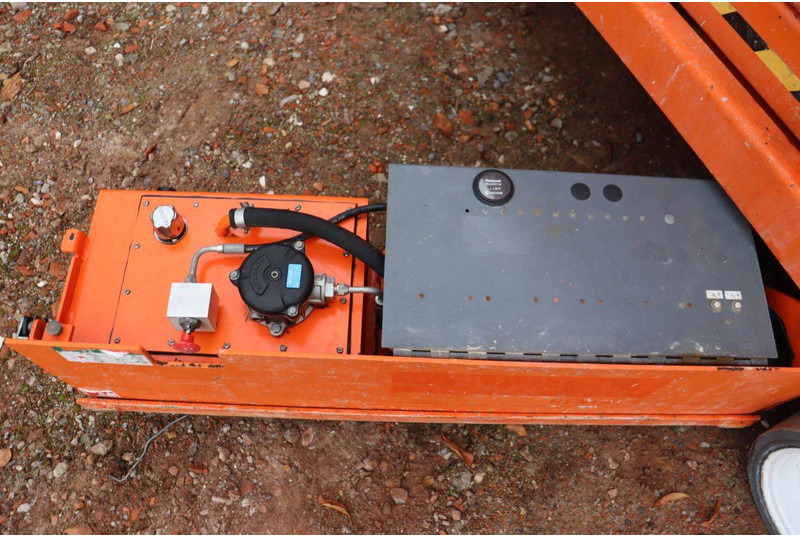 Piattaforma a pantografo Skyjack SJ3220: foto 12