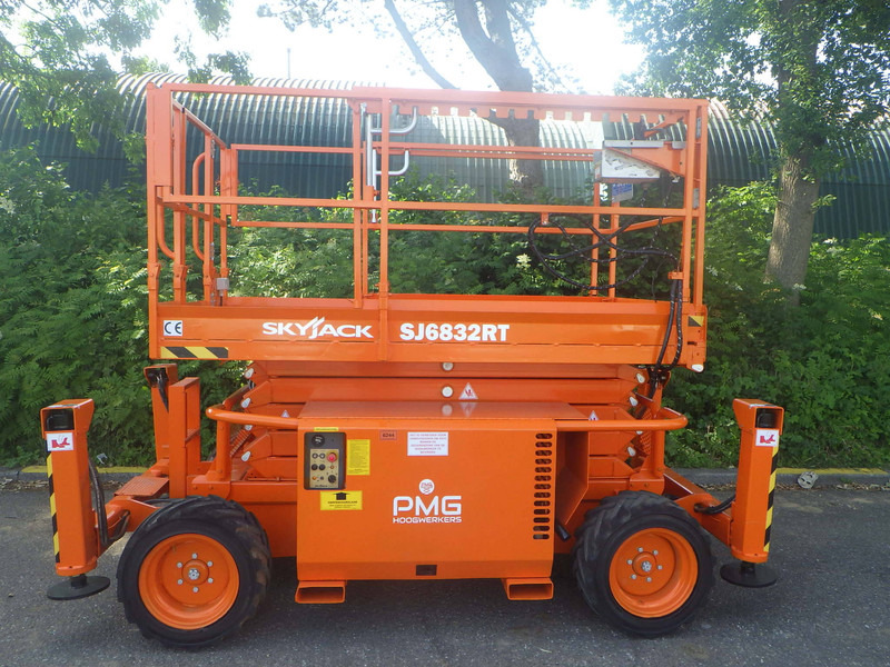 Skyjack SJ6832RT - Piattaforma a pantografo: foto 1 Skyjack SJ6832RT - Piattaforma a pantografo: foto 1