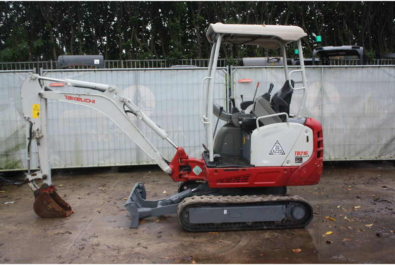 Takeuchi TB216 - Miniescavatore: foto 2 Takeuchi TB216 - Miniescavatore: foto 2